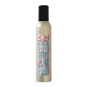 MORE INSIDE THIS IS A CURL MOISTURIZING MOUSSE